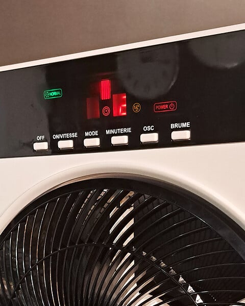 Ventilateur brumisateur répulsif anti-moustiques - D30cm - 100W