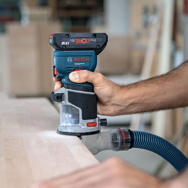 Affleureuse-defonceuse sans fil GKF 18V-8 solo + 1x base plongeante + 1x guide parallèle + 1x Pince de serrage 8mm + 1x Clé plate+ 3x adaptateurs poussière L (vendu sans batterie)