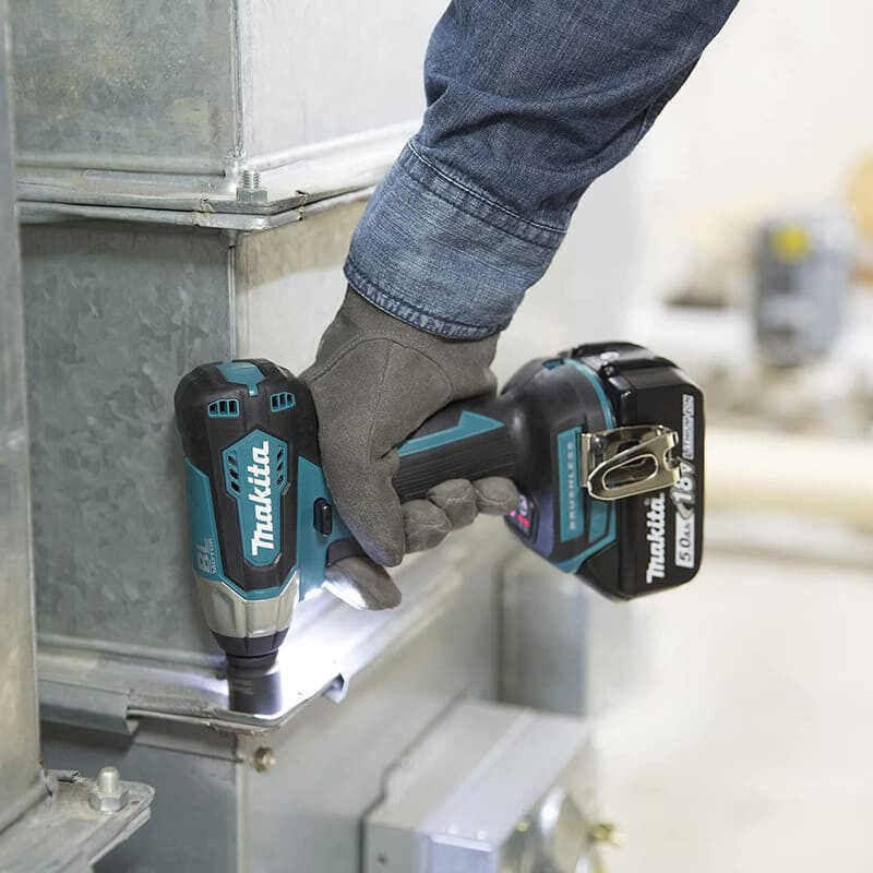 Boulonneuse à chocs 180 Nm Brushless 2x3Ah 18V LXT ® MAKITA DTW181RFJ en MAKPAC