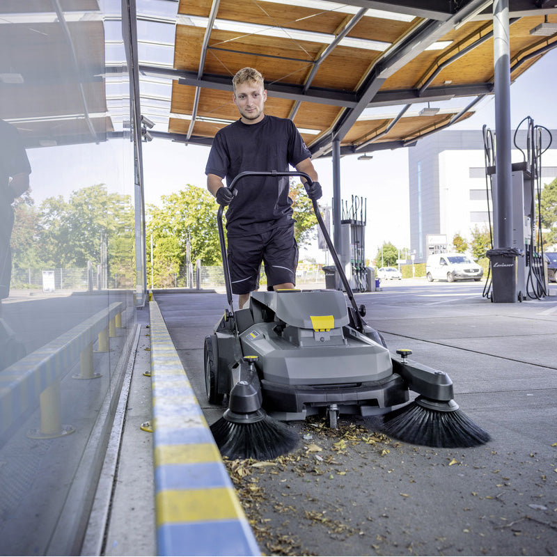 Balayeuse KÄRCHER KM 70/25 C BP Pack (avec batterie + chargeur)