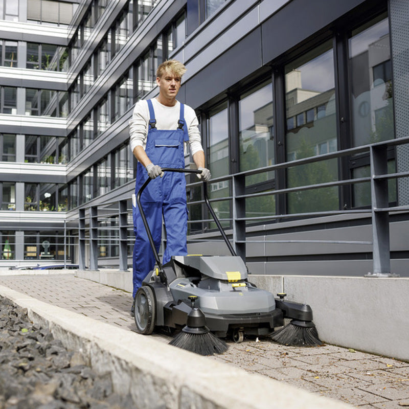 Balayeuse KÄRCHER KM 70/25 C BP Pack (avec batterie + chargeur)