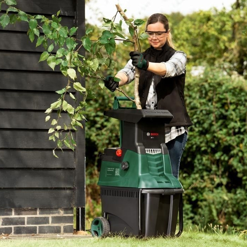 Broyeur de végétaux électrique BOSCH AXT 25 D