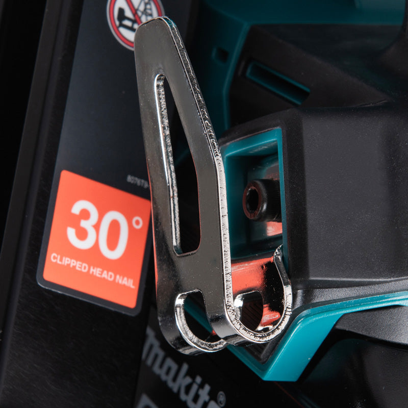 Cloueur de charpente 90mm pointes en D 34 º LXT MAKITA DBN900RTE BL1850B X 2 + chargeur DC18RC