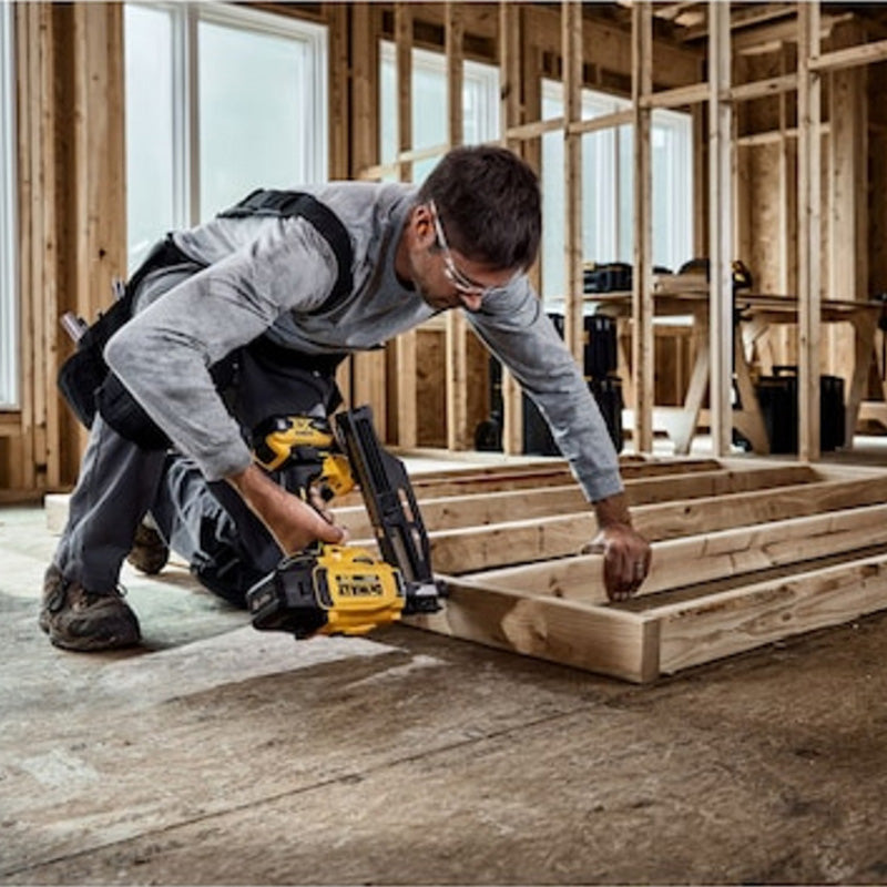 Cloueur de charpente DEWALT DCN930N-XJ XR 18V Brushless