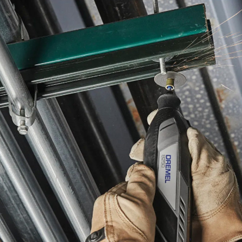 Dremel 8250 Outil Rotatif Multifonction Sans-fil 12V, 5 accessoires, 1 batterie 2Ah, de 5.000 à 30.000 tr/min