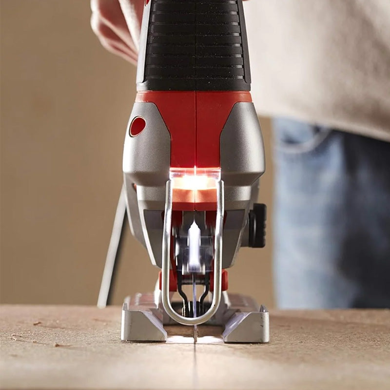 SCIE SAUTEUSE PENDULAIRE Black & Decker BES610 650W