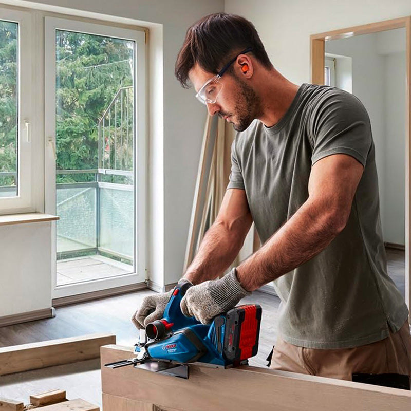 Rabot 82mm 18V BOSCH GHO 18V-26 solo L-Boxx, butée et sac à poussière