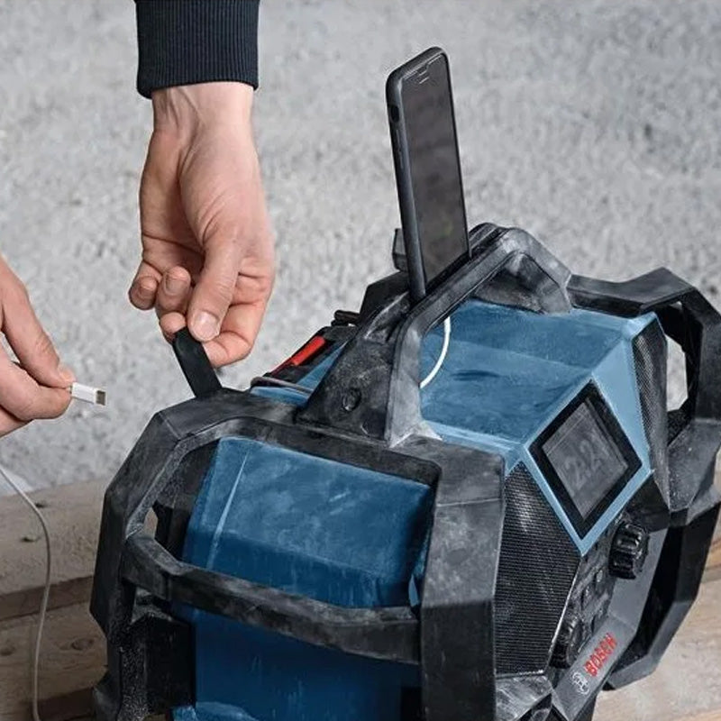 RADIO BOSCH GPB 18VH-6 SRC, 2x AAA solo (C)