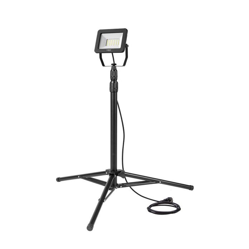 Réflecteur simple NEOTOOLS 99-060 - 50W SMD LED sur pied 1.8m - 4250 lumens