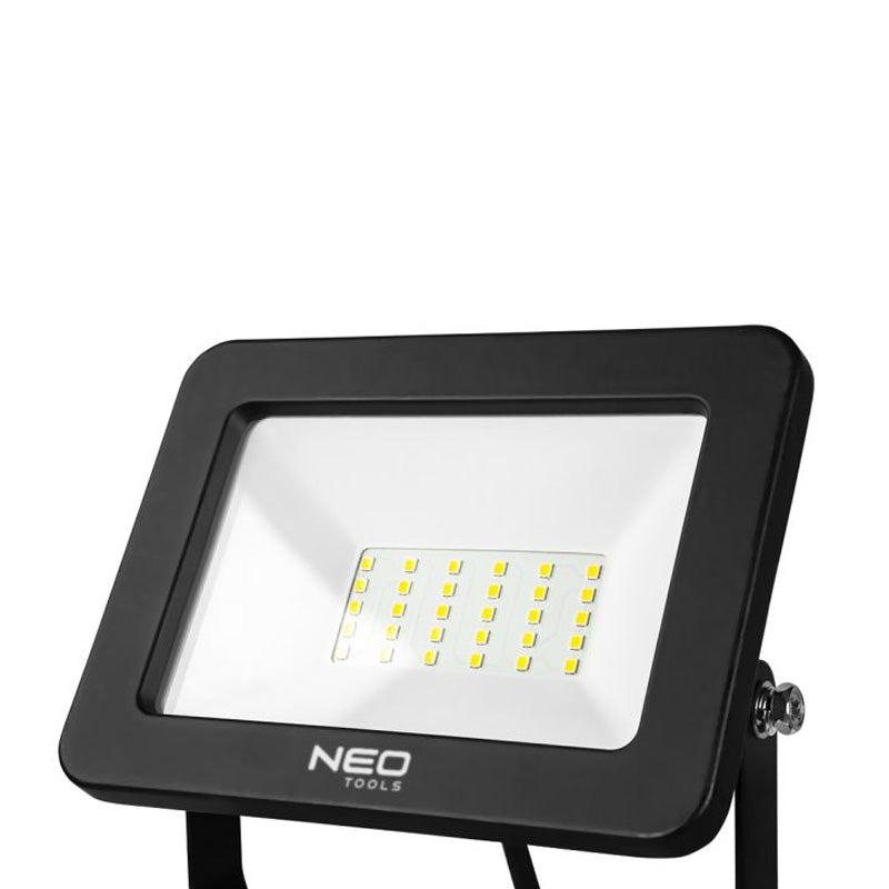 Réflecteur simple NEOTOOLS 99-060 - 50W SMD LED sur pied 1.8m - 4250 lumens