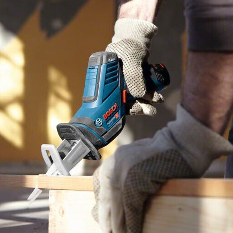 Scie Sabre sans fil BOSCH 060164L902 GSA 12V - 14 Professionnal ((vendu sans batterie) en carton)