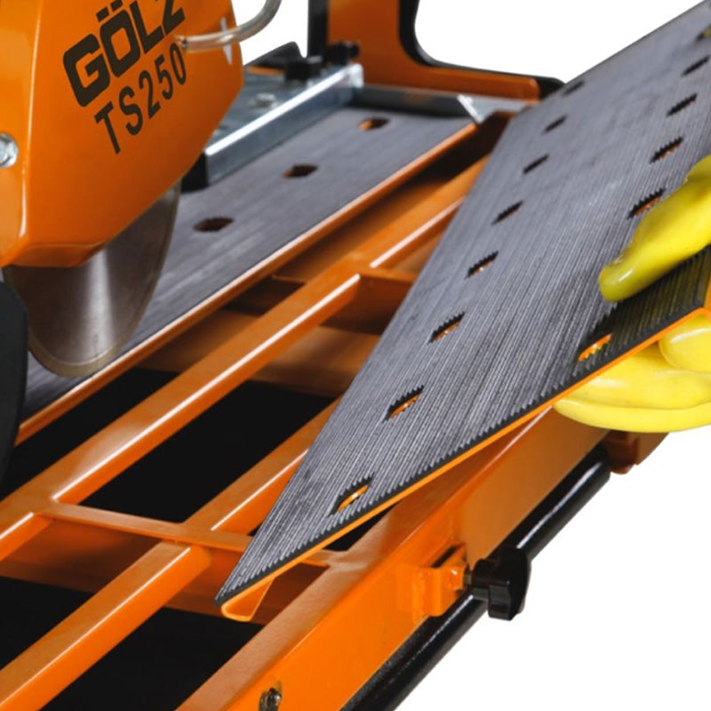 Scie de carreleur GÖLZ TS250 avec 1 disque 250