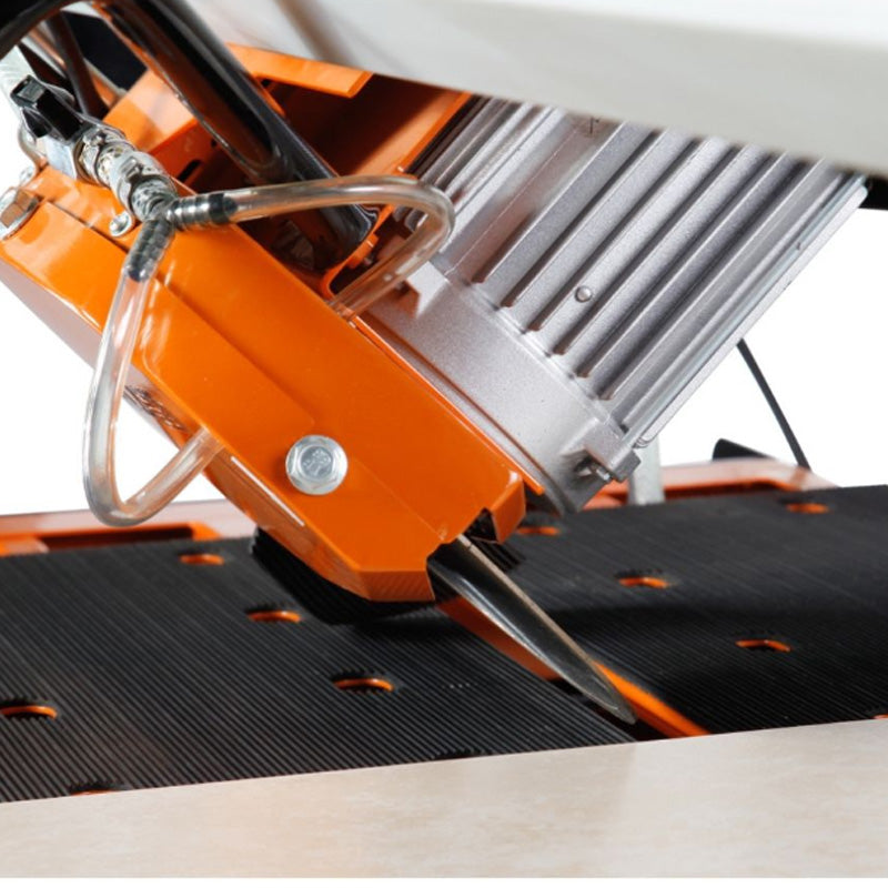 Scie de carreleur GÖLZ TS250 avec 1 disque 250