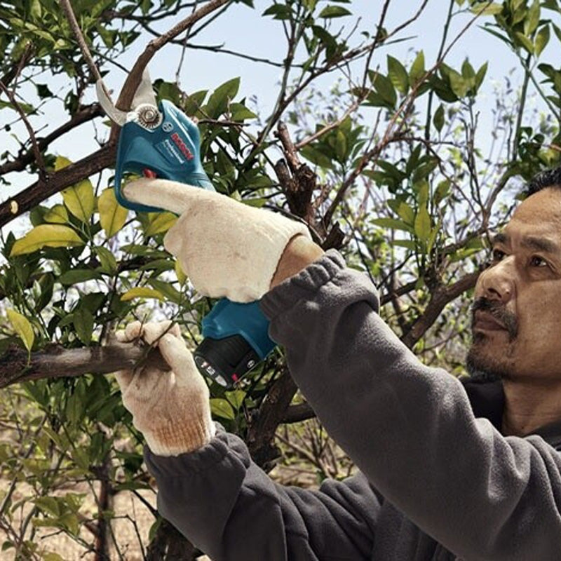 Sécateur sans fil  BOSCH 06019K1021 12V 2 batteries 3Ah et chargeur