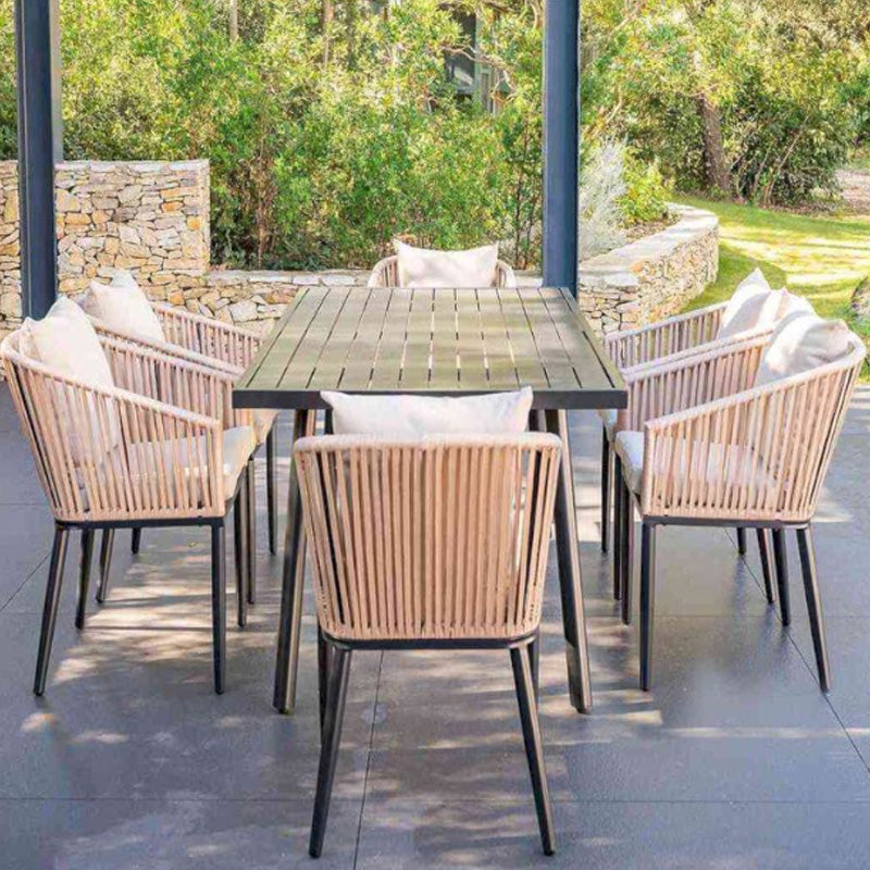 Table 6 places GASPARD 160x74cm CEZARE