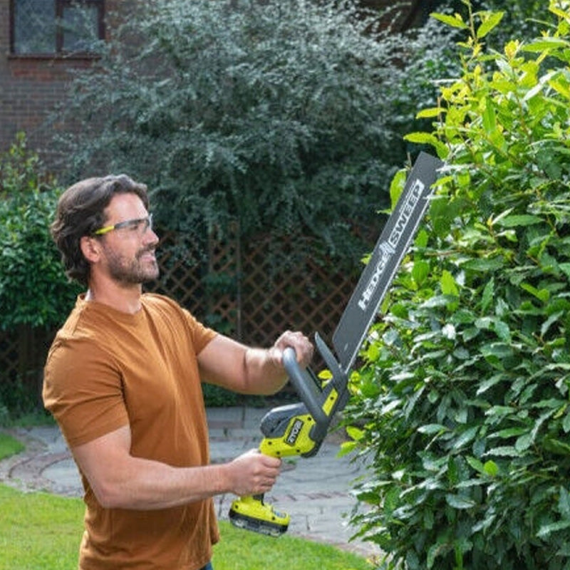 Taille-haies LINEA 18V - RYOBI RY18HT45A-0 - design en ligne - lames 45 cm - écartement 22 mm - HedgeSweep™ (vendu sans batterie)