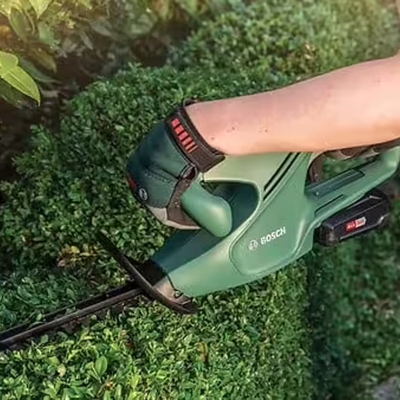 Taille-haies sans fil 18V BOSCH EasyHedgeCut 18V-45 LI 1 batterie 18V 2Ah