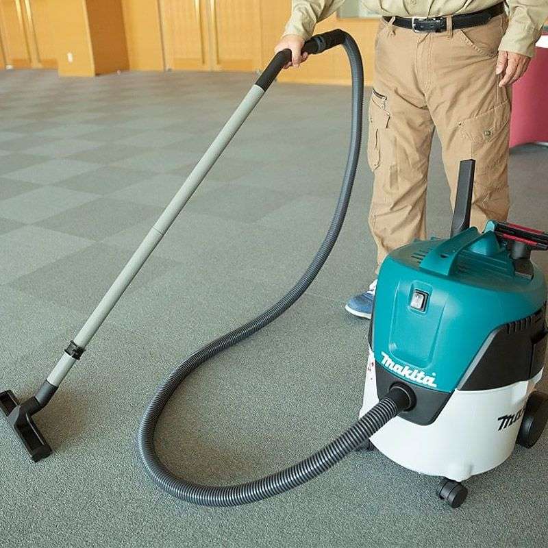Aspirateur MAKITA VC2000L classe L 1000W