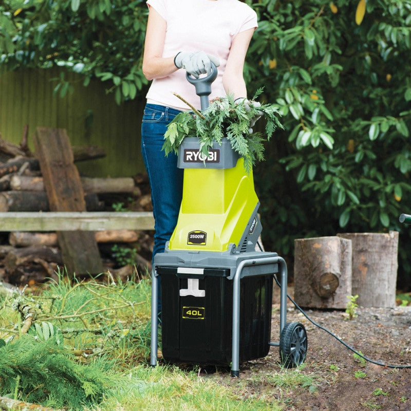 Broyeur RYOBI RSH2545B 2500 W - Capacité broyage 45 mm - 40 L
