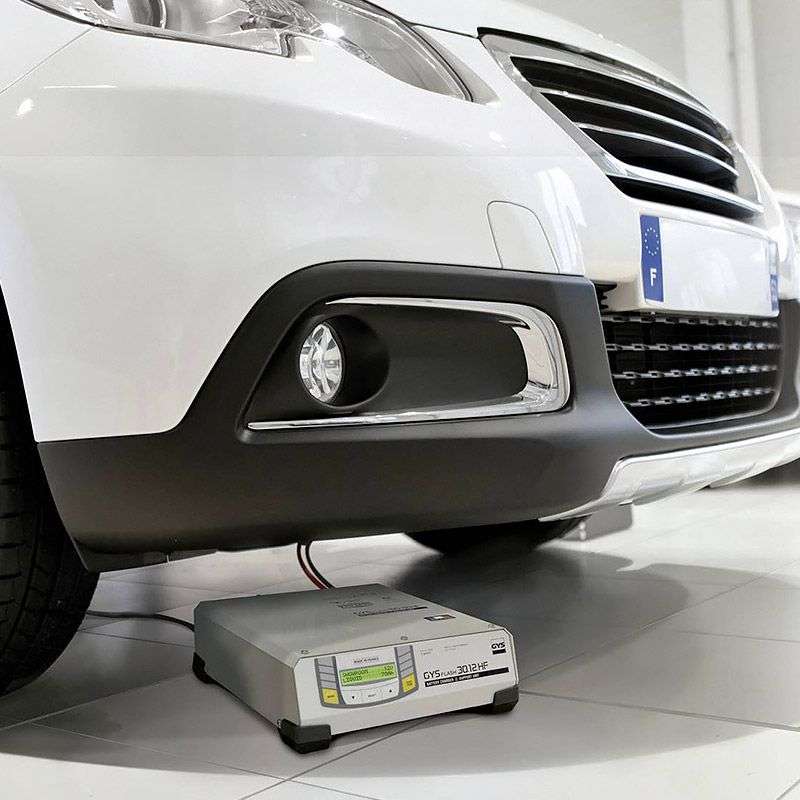 Chargeur automatique GYS 029224 GYSFLASH 30.12 HF 12V 30A