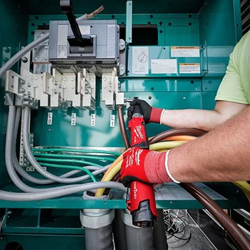 Clé à cliquet MILWAUKEE M12 ONEFTR38-0C FUEL™ ONE-KEY™ dynamométrique numérique ⅜″