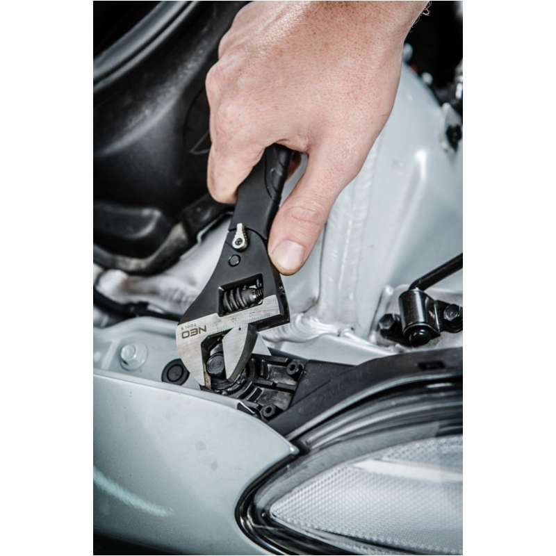 Clé à Molette à cliquet 200 mm NEO TOOLS 03-017