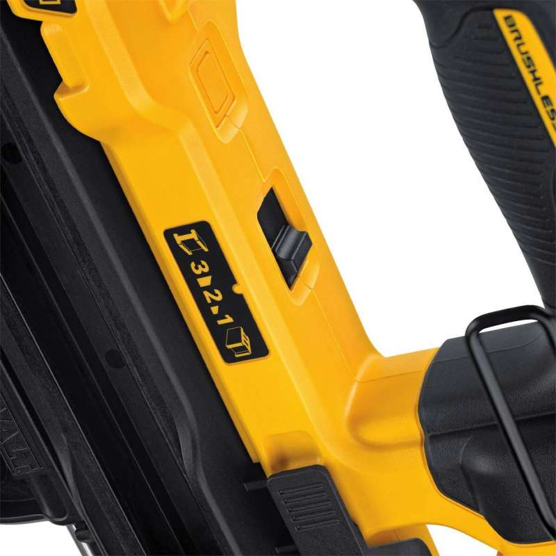 Cloueur béton et acier 18V DEWALT DCN890P2-QW Brushless avec un coffret et 2 batteries 18V - 5Ah Li-Ion
