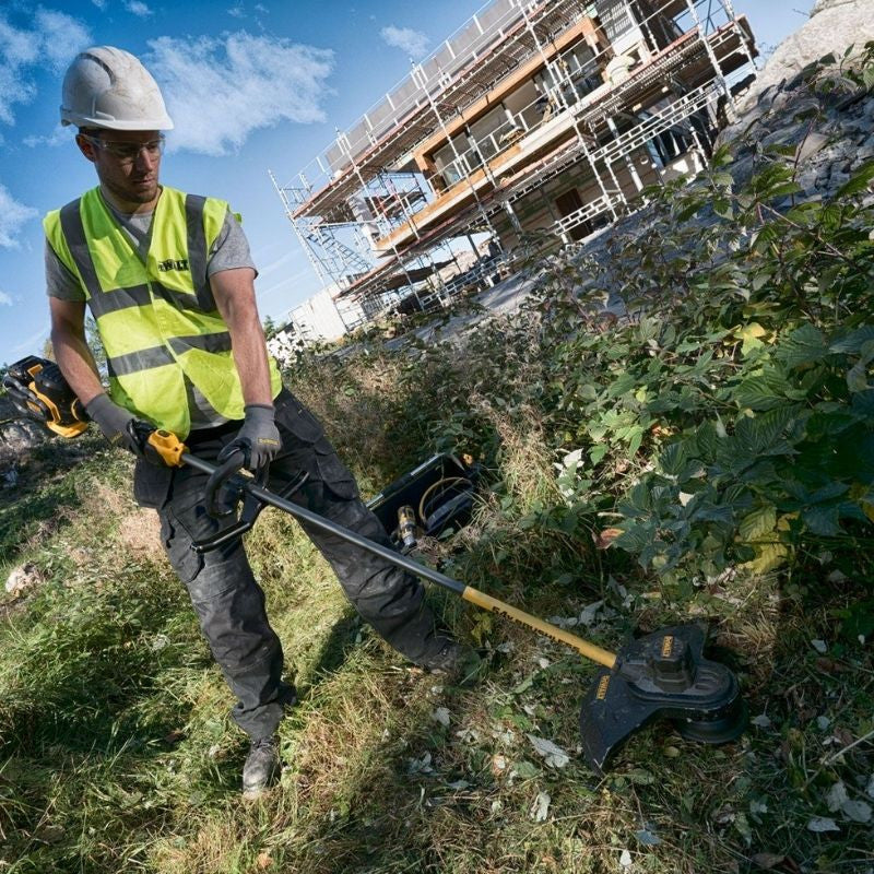Débroussailleuse 38cm 54V DEWALT DCM571X1-QW FLEXVOLT Brushless avec un chargeur et une batterie 9,0 Ah