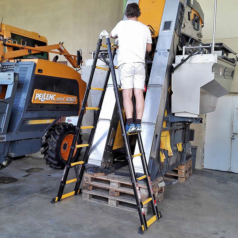 Echelle - Escabeau télescopique WOERTHER GRAFITEK ES-500DB-G-P4 2m50 à 5m (avec housse)