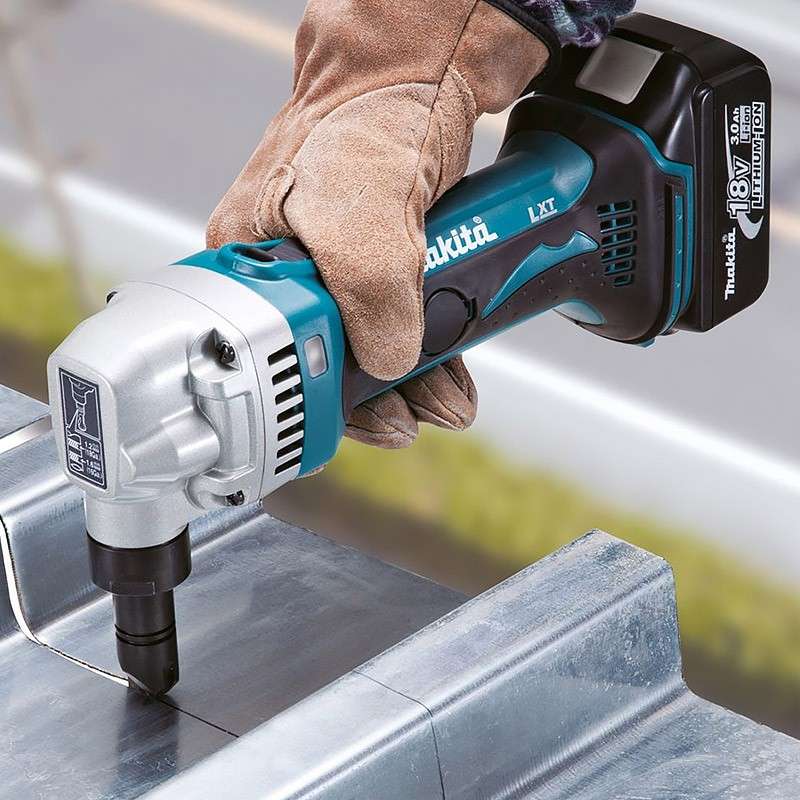 Grignoteuse MAKITA DJN161Z 18 V Li-ion (vendu sans batterie)
