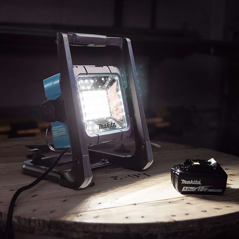Lampe de chantier MAKITA DML805 LED Secteur ou à Batterie Li-ion 14,4/18V