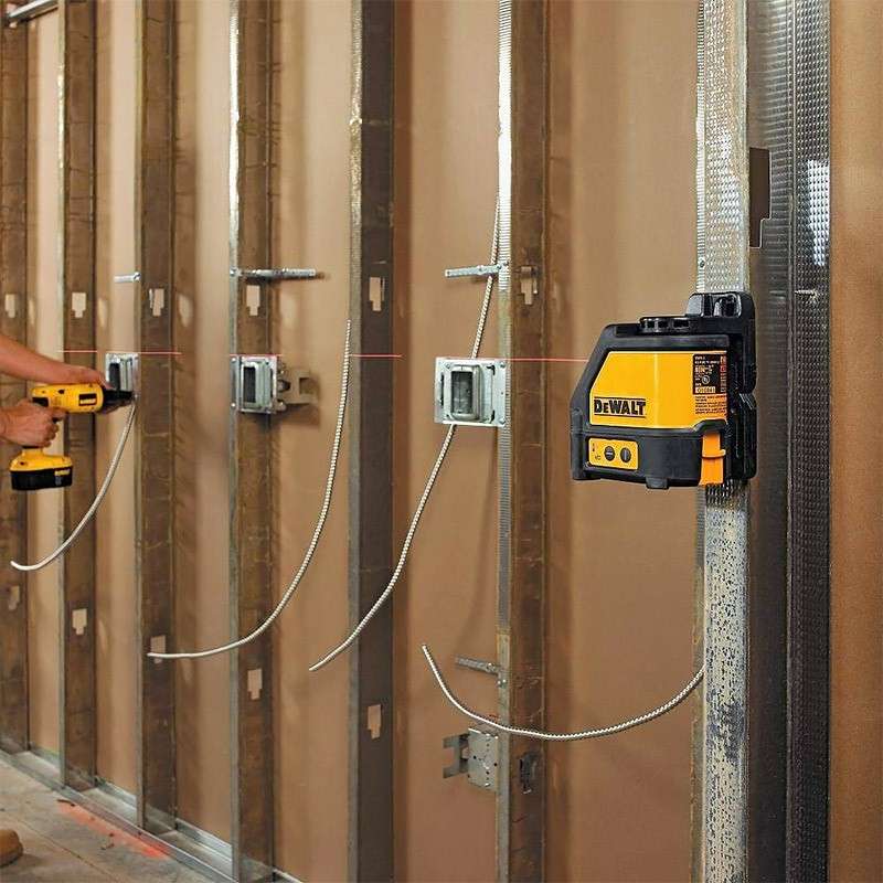 Laser en croix 2 lignes DEWALT DW088K Nivellement automatique