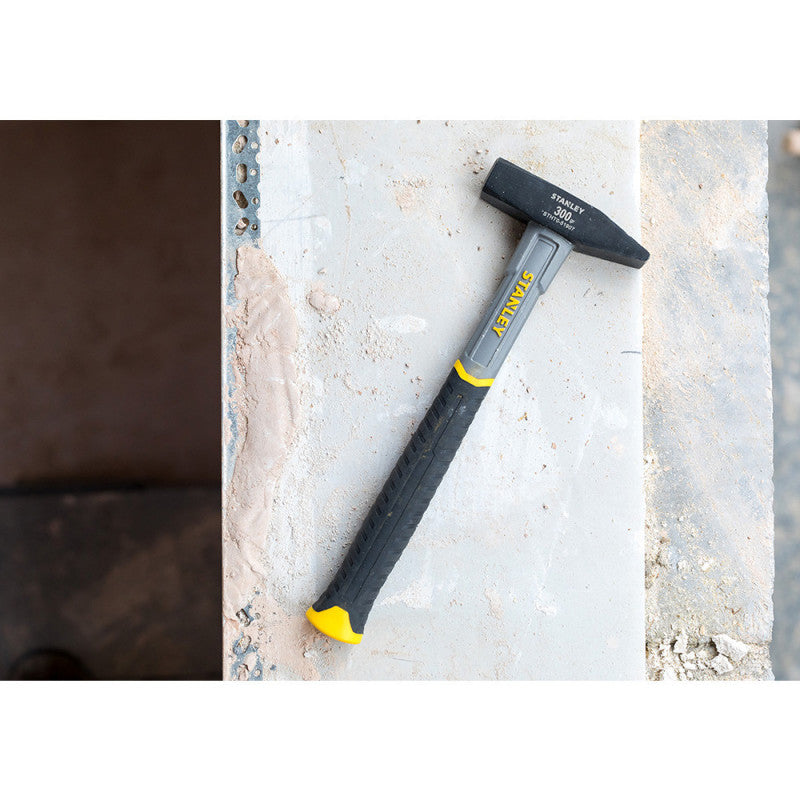 Marteau de serrurier manche fibre de verre STANLEY 300 g