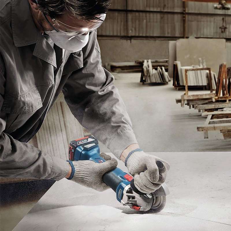 Meuleuse angulaire sans fil BOSCH 06019J4002 - GWS 18V-10 Professional Ø 125mm (vendu sans batterie)