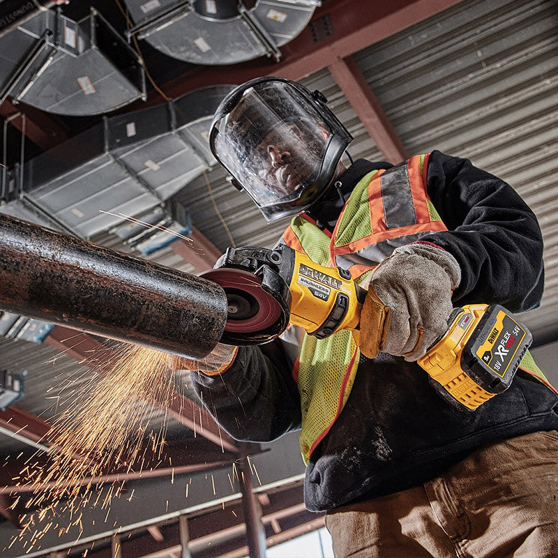 Meuleuse Ø125mm 54V DEWALT DCG418X2-QW avec coffret et 2 batteries 9,0 Ah FLEXVOLT