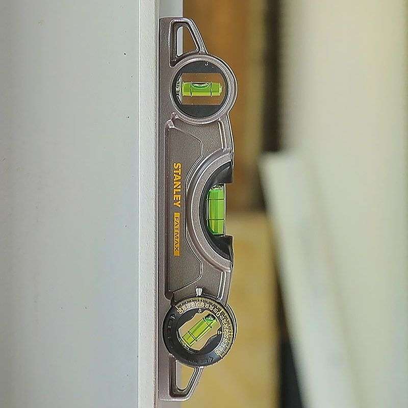 Niveau torpedo aluminium magnétique FATMAX PRO STANLEY 0-43-609 25 cm