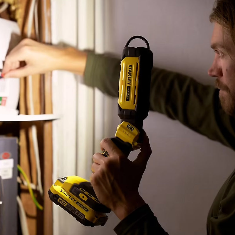 Lampe Torche Pivotante - Lithium 18V - Sans Batterie - SFMCL050B-XJ STANLEY FATMAX