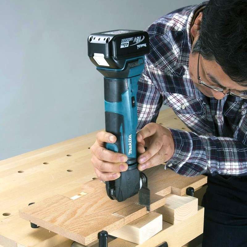 Outils multifonctions oscillant MAKITA DTM51RTJX2 - 18V LXT + 2 batteries 5,0 Ah et chargeur