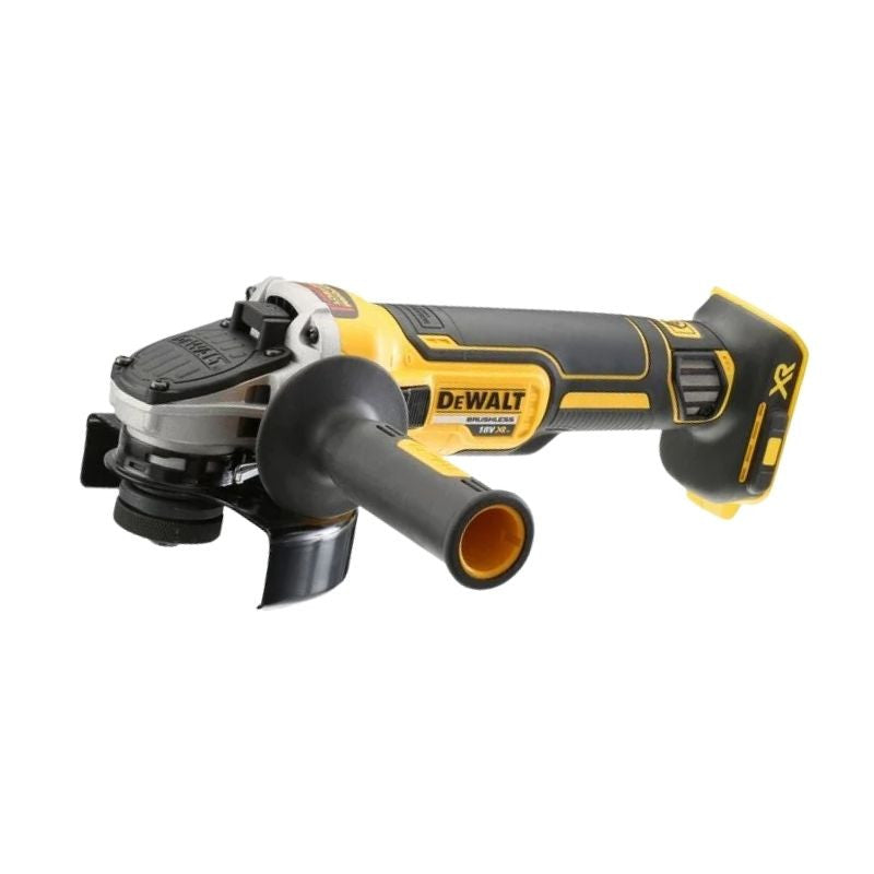 Pack 3 outils 18V DEWALT DCK384P2T-QW : perceuse-visseuse à percussion DCD796, meuleuse Ø125mm DCG405 et visseuse à choc DCF887 avec 2 coffrets et 2 batteries