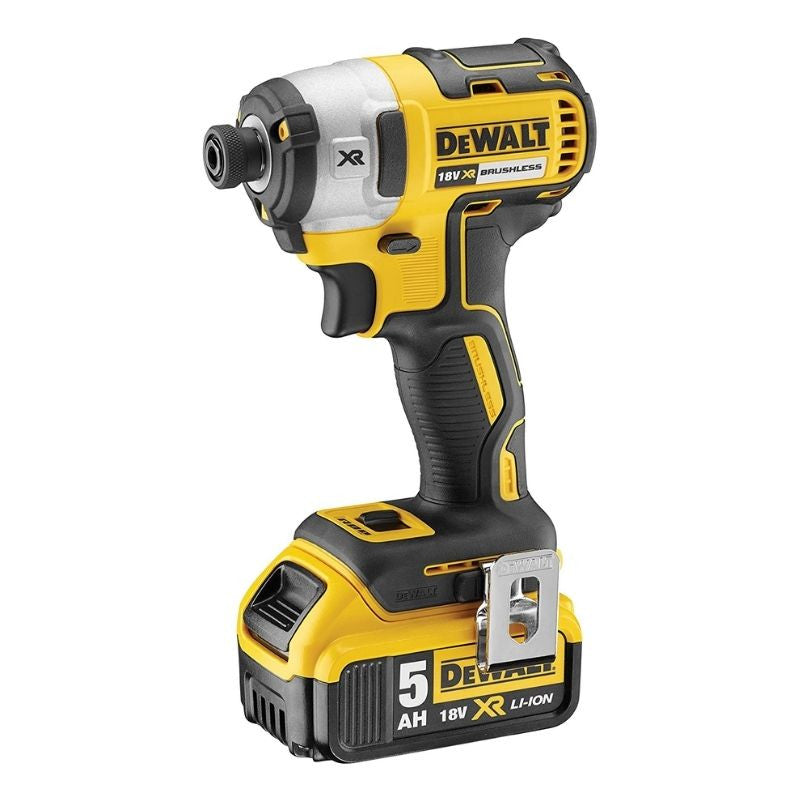 Pack 4 machines DEWALT DCK422P3 : perceuse (DCD796), visseuse à choc (DCF887), perforateur (DCH273) et meuleuse Ø125mm (DCG405) avec 2 coffrets Toughsystem et 3 batteries 5,0 Ah 18V