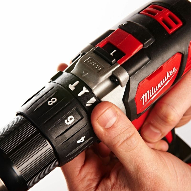 Perceuse Visseuse à percussion compacte 18V MILWAUKEE M18 BPD-0 (vendu sans batterie)