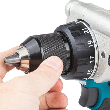 Perceuse visseuse à percussion MAKITA DHP486Z 18 V Li-ion Ø 13 mm (vendu sans batterie)