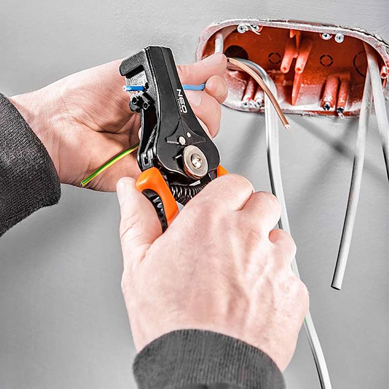 Pince à dénuder automatique NEO TOOLS 01-520