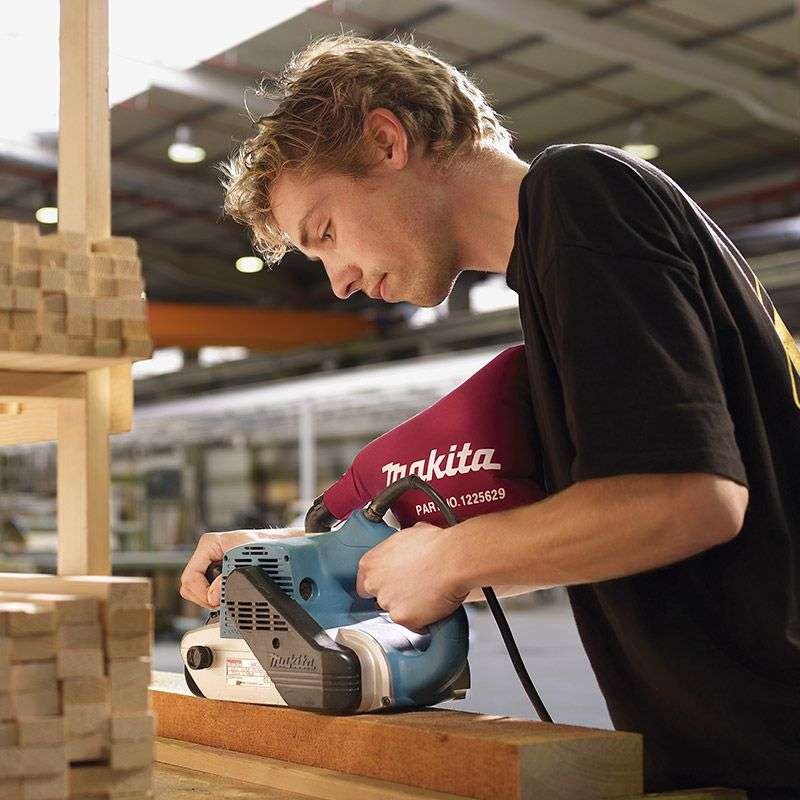 Ponceuse à bande MAKITA 9403J 1200W (100 x 610 mm)