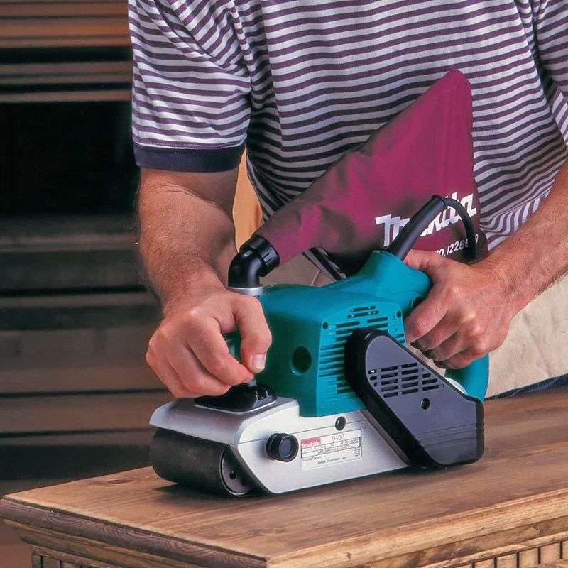 Ponceuse à bande MAKITA 9403J 1200W (100 x 610 mm)