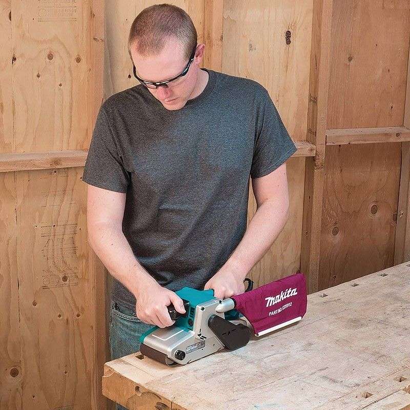 Ponceuse à Bande MAKITA 9404J 1010W 100 x 610 mm