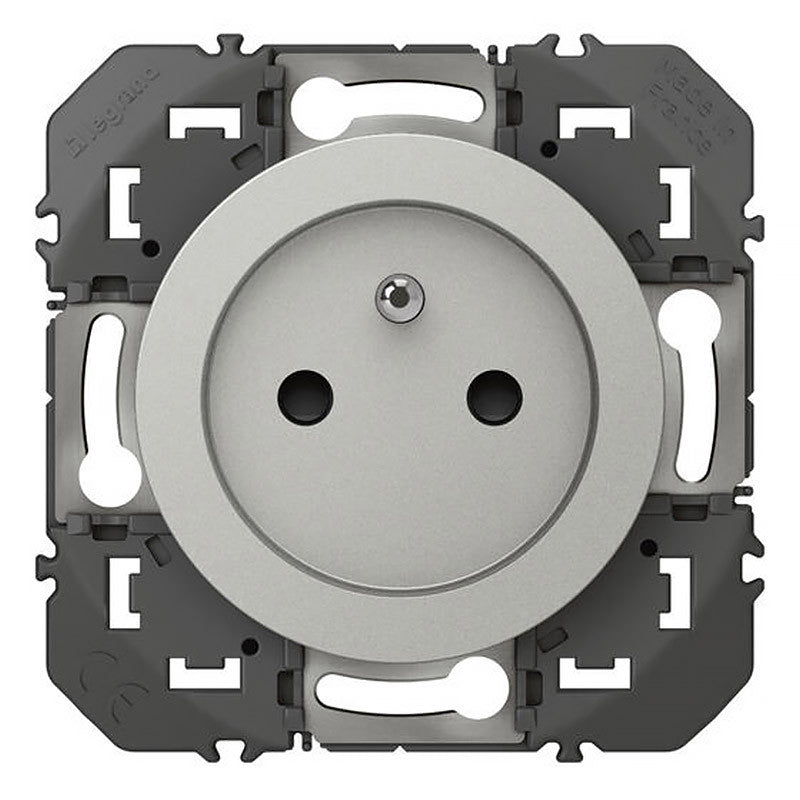 Prise de courant 2P+T à puits LEGRAND dooxie 16A finition alu