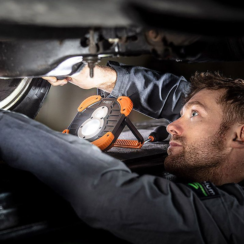 Projecteur à batterie NEO TOOLS 99-040 750 + 250 LM COB rechargeable