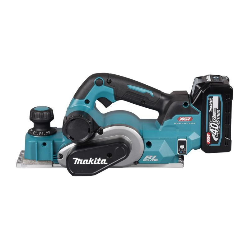 Rabot à battue 40V max 82 mm XGT MAKITA KP001GM201 2 x 4,0Ah + chargeur en coffret MakPac