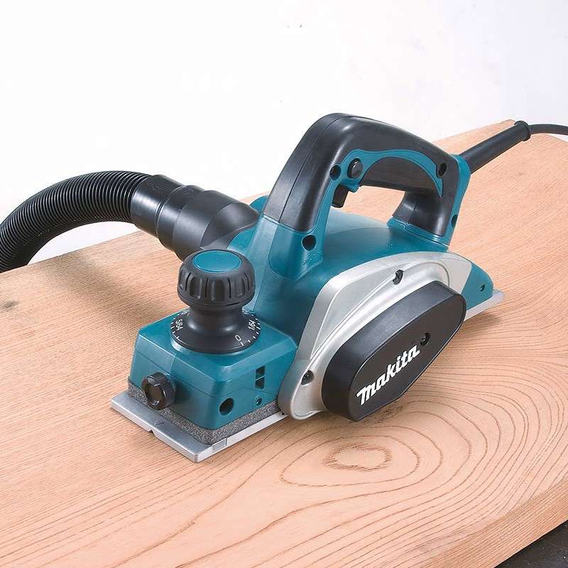 Rabot MAKITA KP0800 - 620W - 82mm